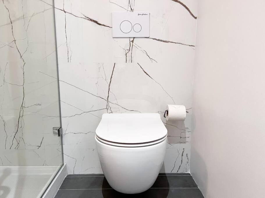 New Beautiful Modern One Bedroom Apt In Brooklyn At Rem-Casa Nueva York Exterior foto